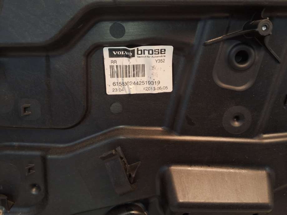 Ruteheis til Volvo V60/V60 CC 2013-2018 (Type I, Fase 2)  (VOLVO|30784309|)