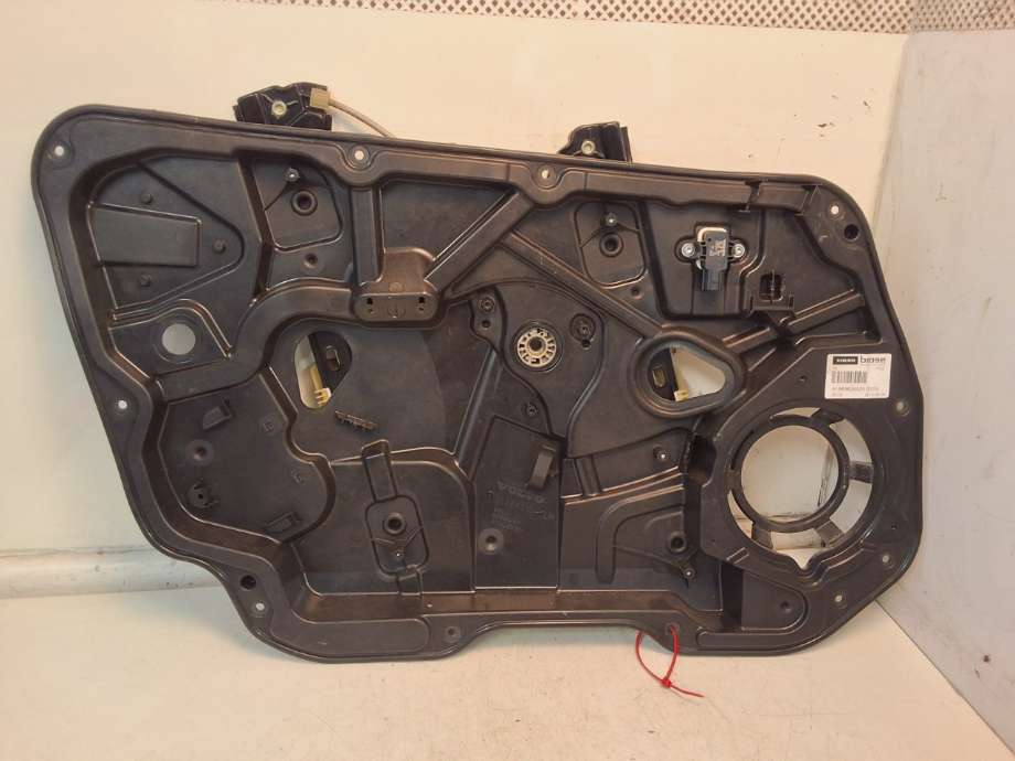 Ruteheis til Volvo V60/V60 CC 2013-2018 (Type I, Fase 2) (VOLVO|31440785|)