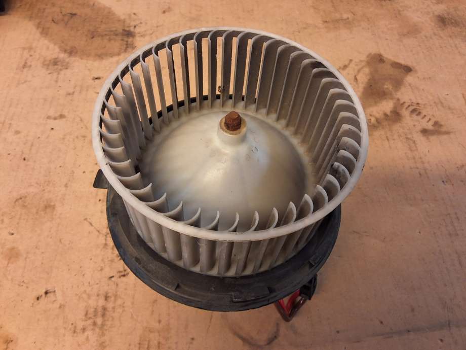 Varmeapparat motor til Mercedes C-Klasse 2007-2011 (Fase 1) (W204) (W204) (MERCEDES|A 204 820 00 08|)