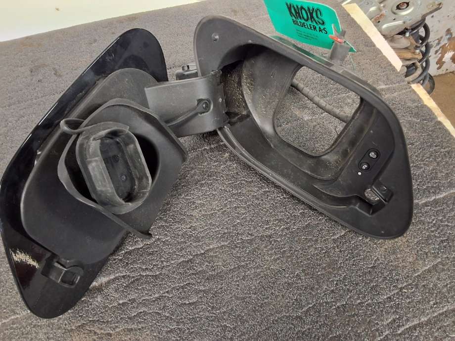 Tanklokk til VW e-Golf 2017-2020 (Fase 2) (VOLKSWAGEN|5GE 809 857 G|)