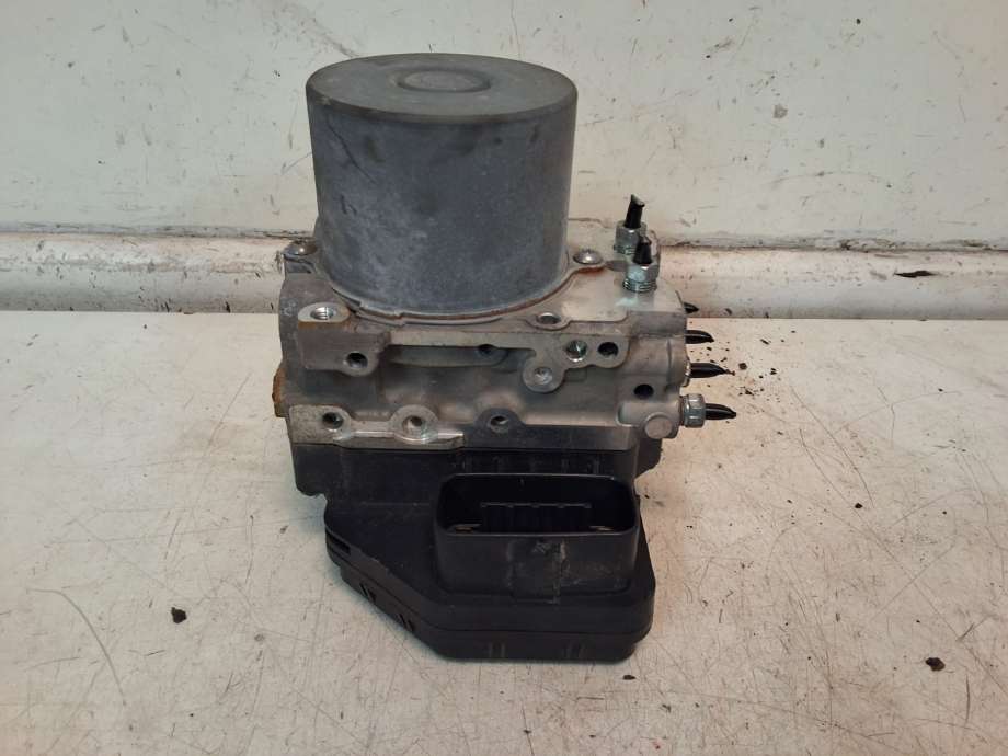 ABS sentral til Toyota RAV4 2013-2015 (Type IV, Fase 1) (TOYOTA|4405042671|)