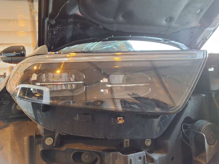 Frontlykt høyre halogen til Ford Explorer, 2020-->>  (FORD (US)|)