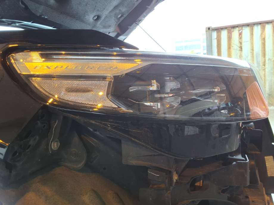 Frontlykt høyre halogen til Ford Explorer 2020-->> (FORD (US)|)