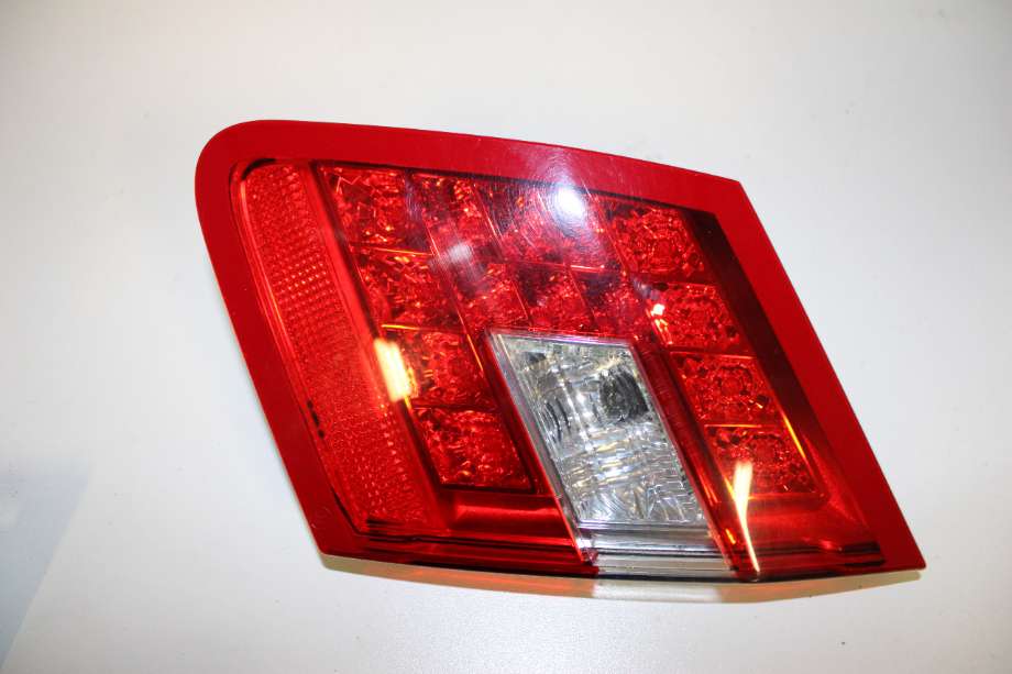 Baklykt høyre indre til Mercedes E-Klasse 2009-2013 (Fase 1) (W212) (W212) (MERCEDES|A 212 906 02 58|)