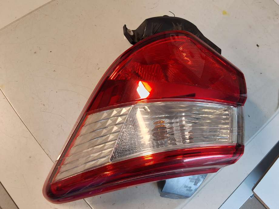 Baklykt høyre til Toyota Yaris 2014-2020 (Type III, Fase 2) (TOYOTA|815500DB60|815500DB61|)