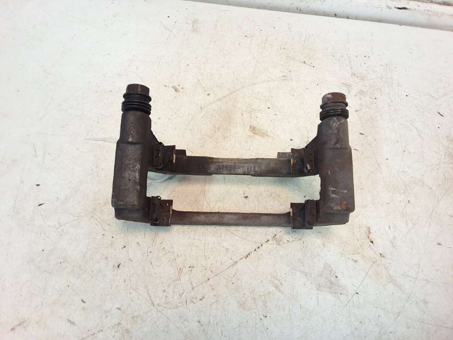 Bremsecaliper brakett til Tesla Model Y 2021-2024 (Type I) (TESLA|)