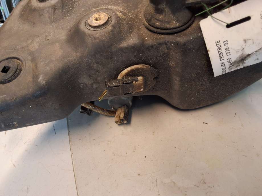 Spylertank til Mercedes G-Wagen 1978-1989 (W460) (W460) (MERCEDES|A4608690720|)