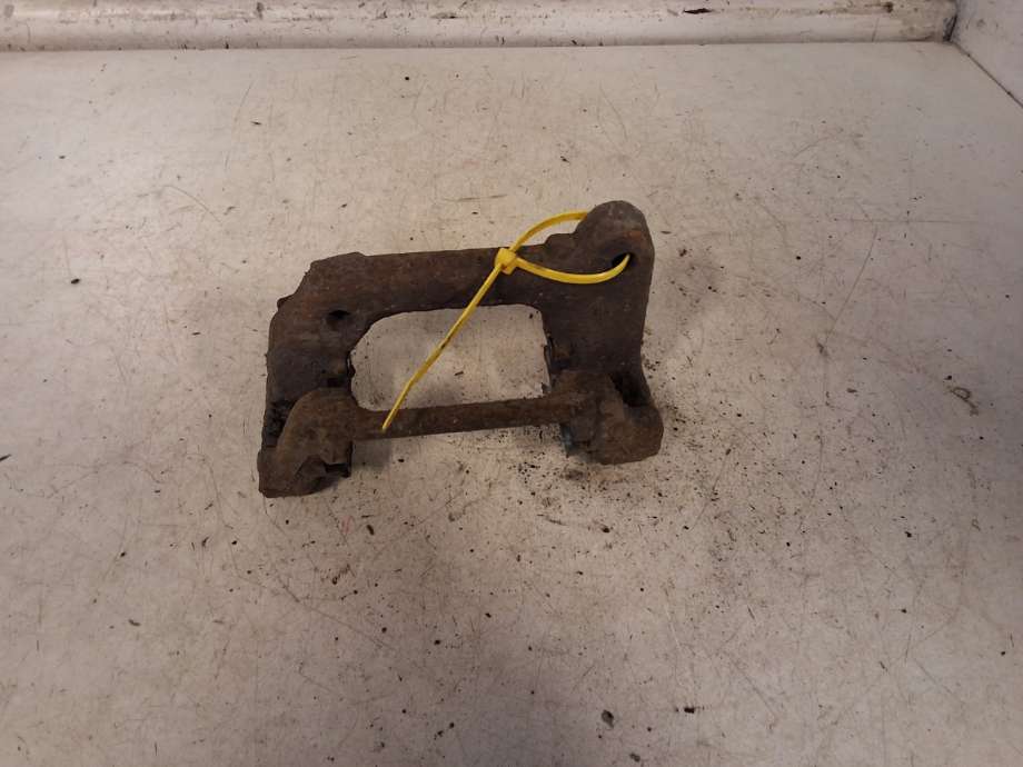 Bremsecaliper brakett til Peugeot Partner, 2019-->> (Type III)  (PEUGEOT|16 089 990 80)