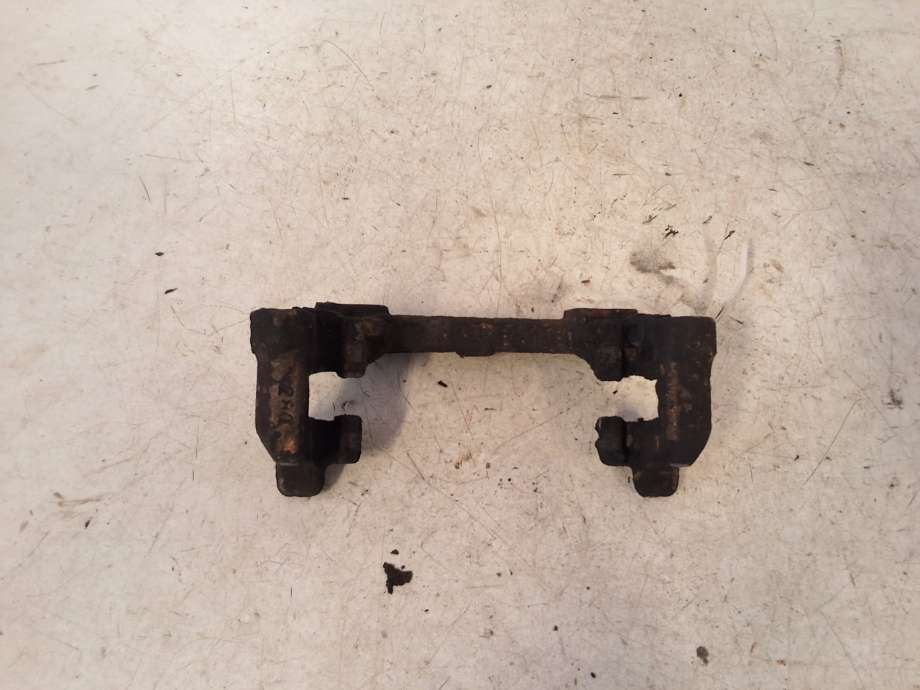 Bremsecaliper brakett til Volvo V40 2012-2019  (VOLVO|36000483|)