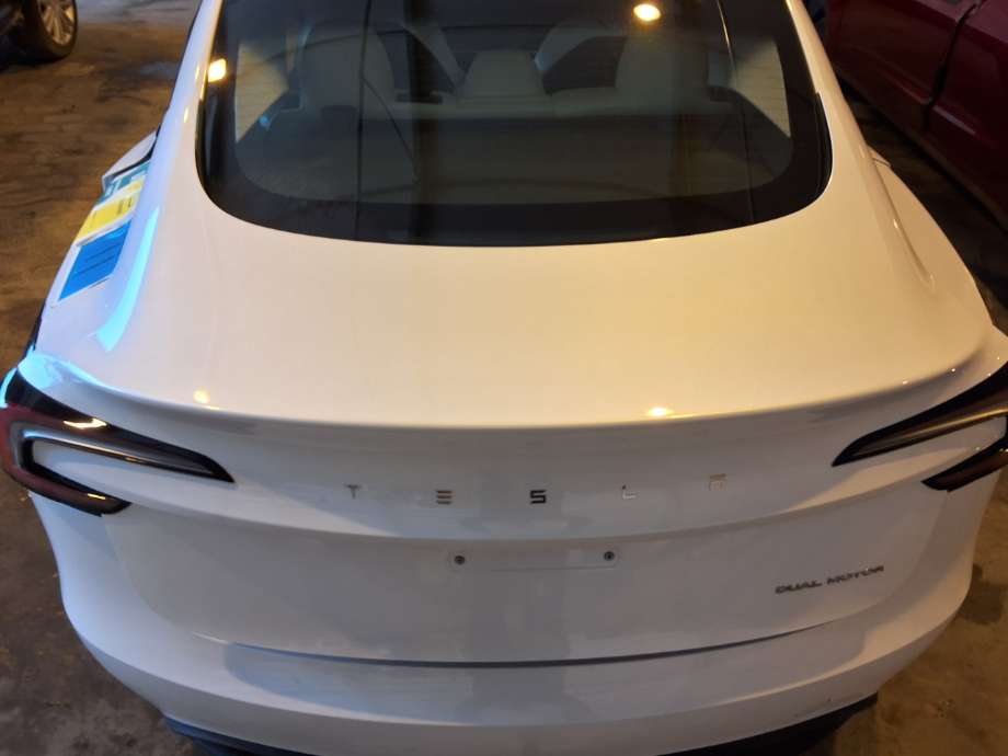 Bakluke sedan til Tesla Model 3 2018-2023 (Fase 1) (TESLA|1714928-EC-B|)