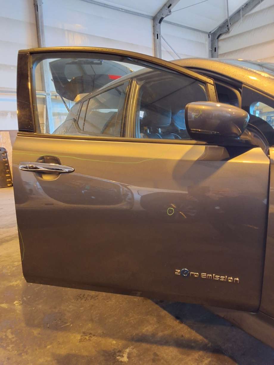 Dør høyre foran til Nissan Leaf 2018-->> (Type II) (NISSAN|)