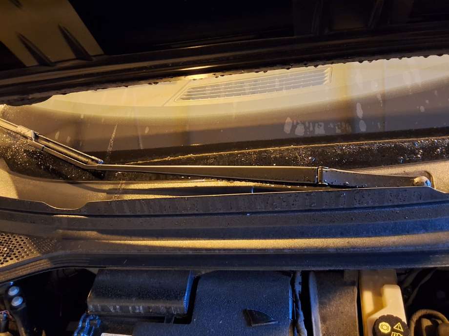 Viskerarmer frontrute til VW ID.4 2020-->> (VOLKSWAGEN|11B 955 410|)