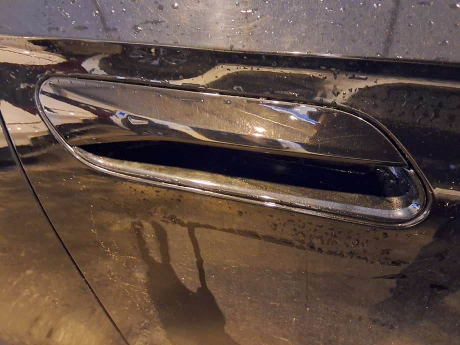 Dørhåndtak utv høyre foran til VW ID.4 2020-->> (VOLKSWAGEN|)