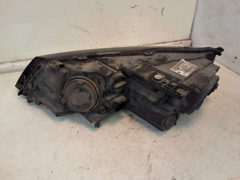 Frontlykt høyre halogen til Audi A7 2010-2014 (Type I, Fase 1)  (AUDI|4G8 941 044 F|4G8 941 044|)
