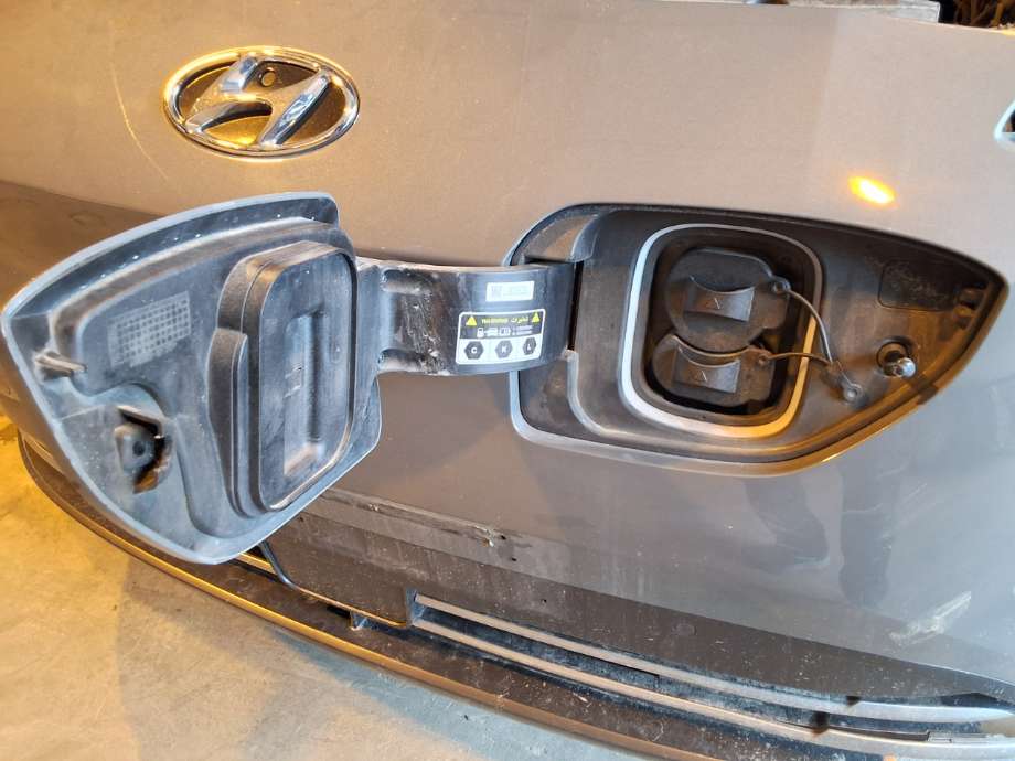 Batterilader inntak/luke til Hyundai Kona 2021-2023 (Type I, Fase 2)  (HYUNDAI|)