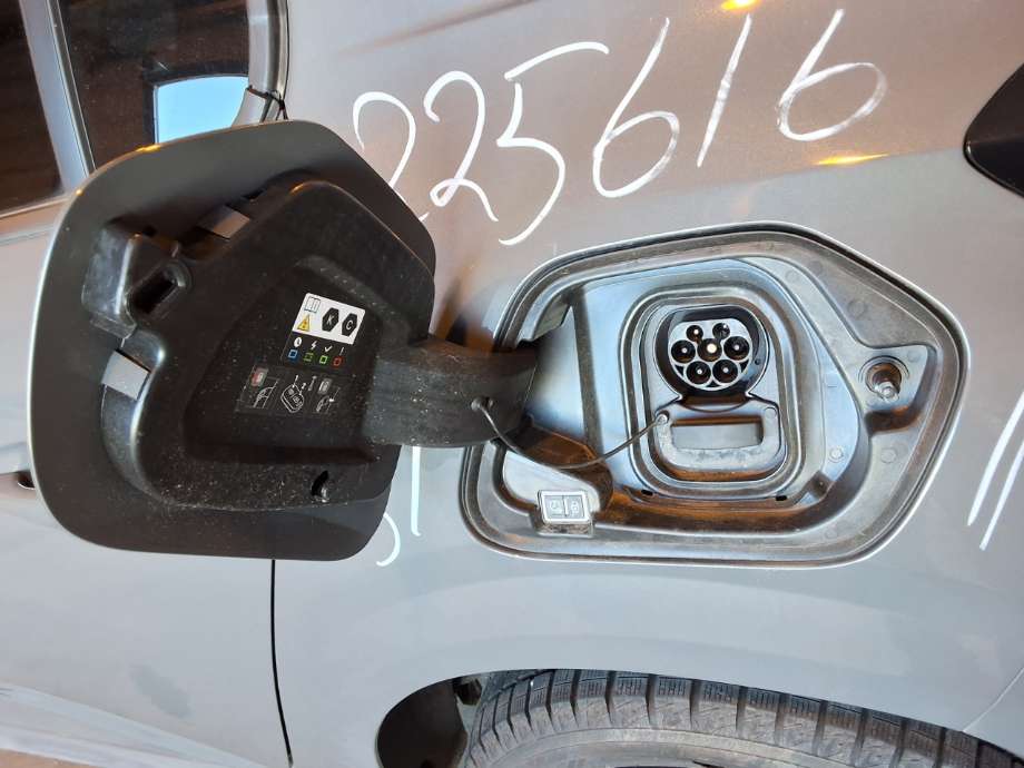Batterilader inntak/luke til Peugeot 208 2019-->> (Type II)  (PEUGEOT|)