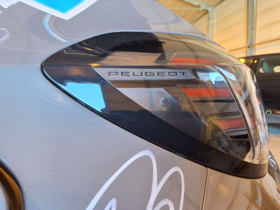 Baklykt venstre til Peugeot 208 2019-->> (Type II)  (PEUGEOT|)