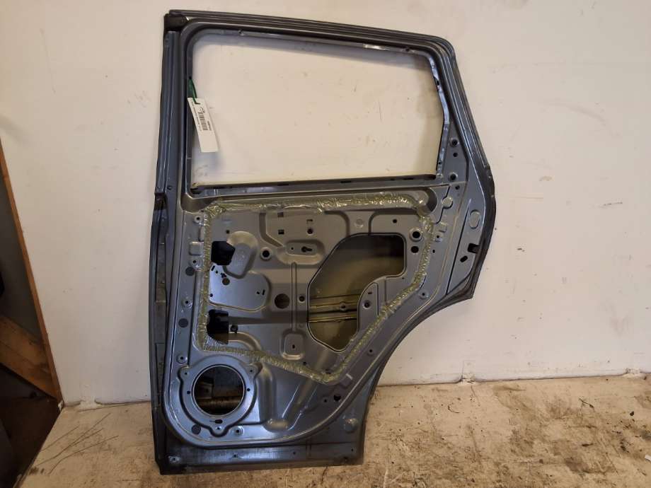Dør høyre bak til Nissan Qashqai 2010-2014 (Type I, Fase 2)  (NISSAN|H2152JD0MC|)