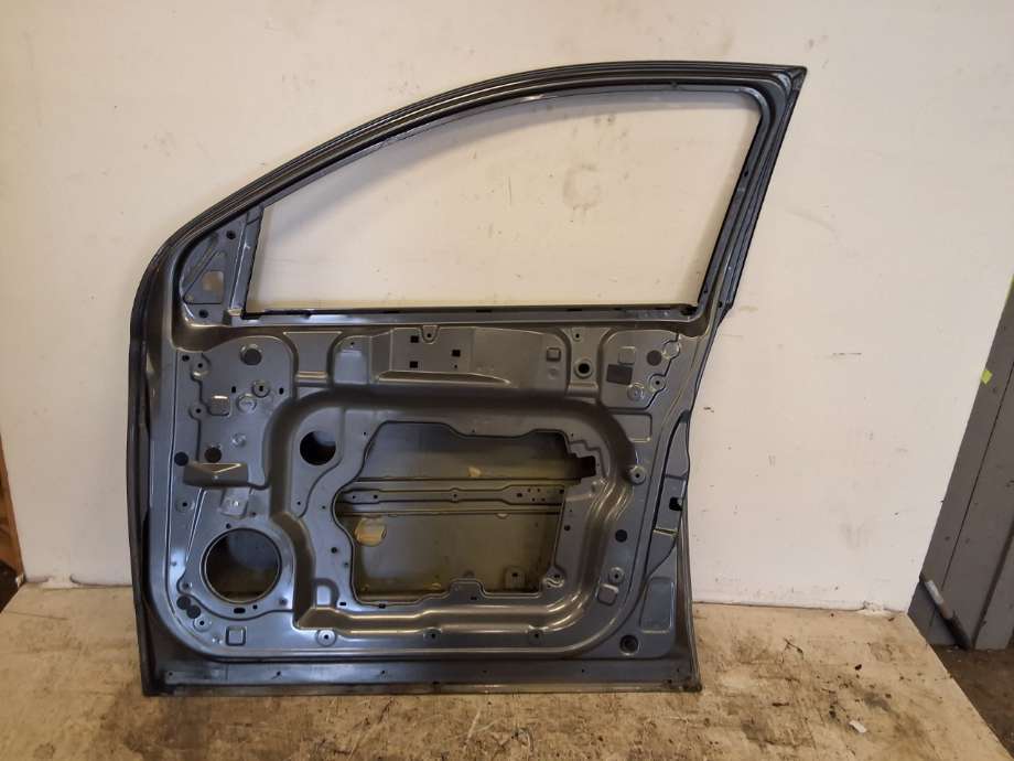 Dør høyre foran til Nissan Qashqai 2010-2014 (Type I, Fase 2)  (NISSAN|H0100JD0MD|)
