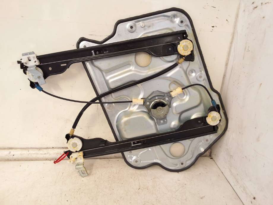 Ruteheis venstre foran til Nissan Qashqai 2010-2014 (Type I, Fase 2) (NISSAN|80771JD000|)