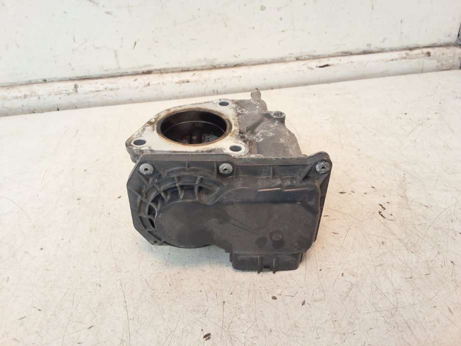 Spjeldhus til Toyota Yaris 2012-2014 (Type III, Fase 1)  (TOYOTA|2203047040|)
