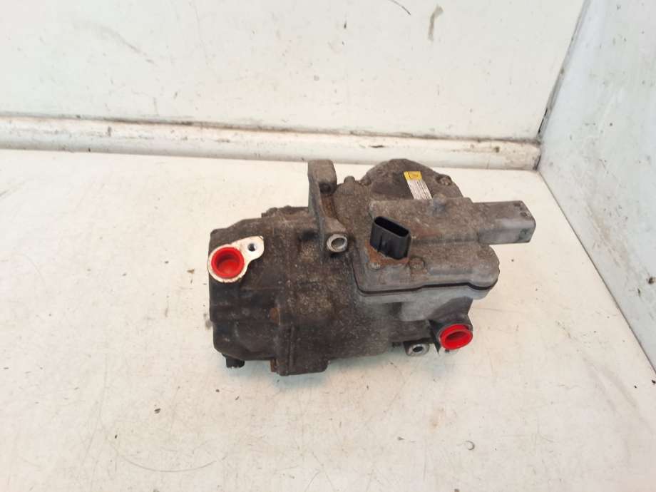 Aircondition kompressor til Toyota Yaris 2012-2014 (Type III, Fase 1)  (TOYOTA|8837052012|8837052010|)
