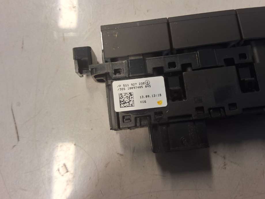 Bryter diverse til VW Golf VII 2012-2017 (Fase 1)  (VOLKSWAGEN|5G1 927 238 E|)