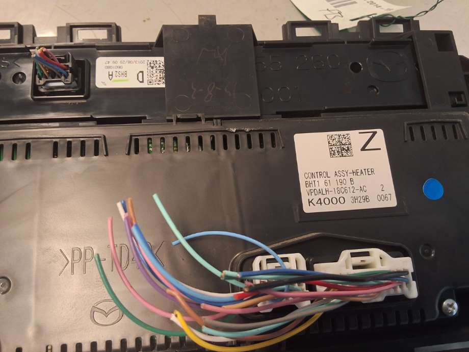 Varmeapparat betjening til Mazda 3 2013-2016 (Type III, Fase 1)  (MAZDA|BHT161190B|)