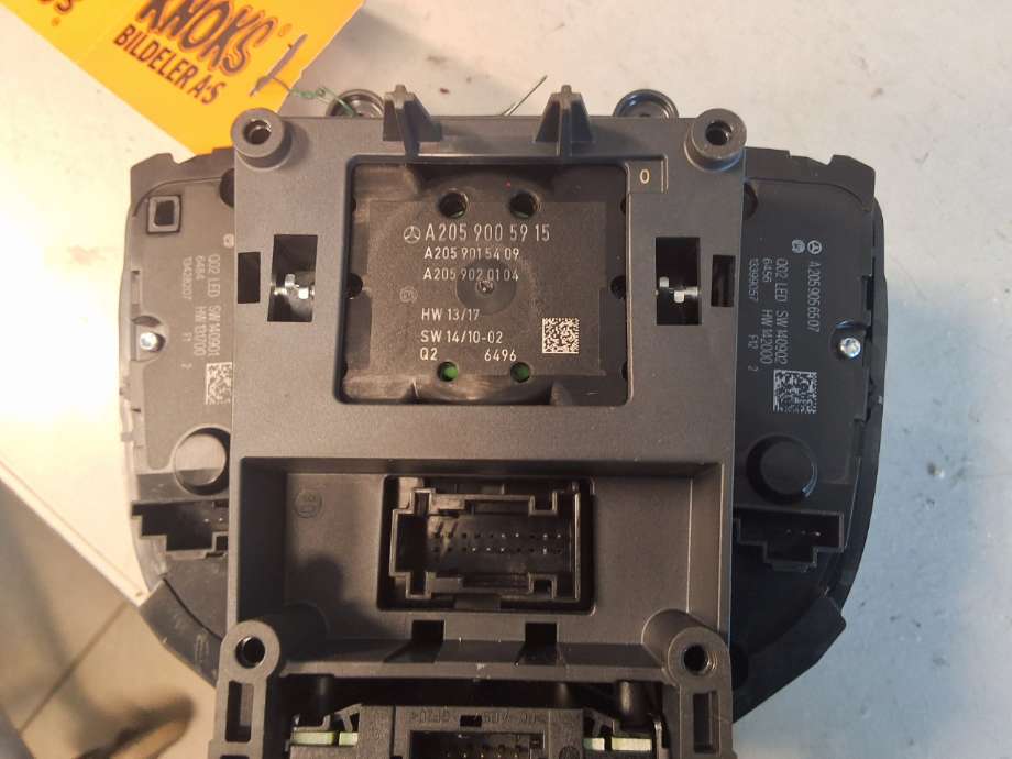 Bilstereo diverse til Mercedes C-Klasse 2014-2018 (Fase 1) (W205) (W205) (MERCEDES|A 205 900 59 15|)