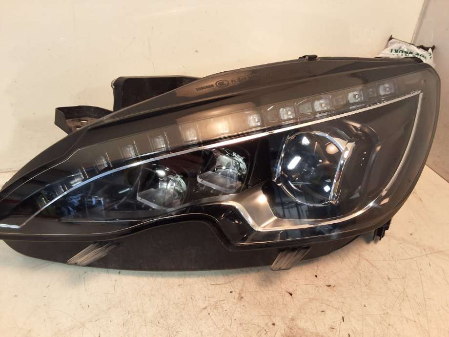Frontlykt venstre halogen til Peugeot 308 2013-2021 (Type II)  (PEUGEOT|96 778 324 80|)