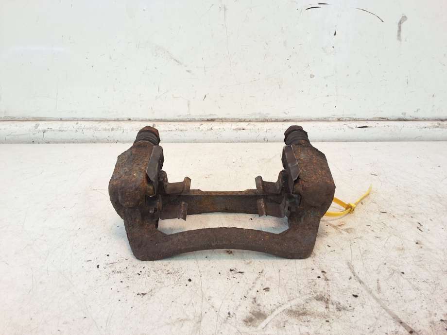 Bremsecaliper brakett til Subaru Forester 2008-2013 (Type III)  (SUBARU|26625FG000|)