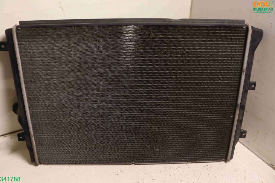 Radiator (automat gir) til Audi A3 2009-2012 (Type II, Fase 2) (AUDI|1K0 121 251 AB|)