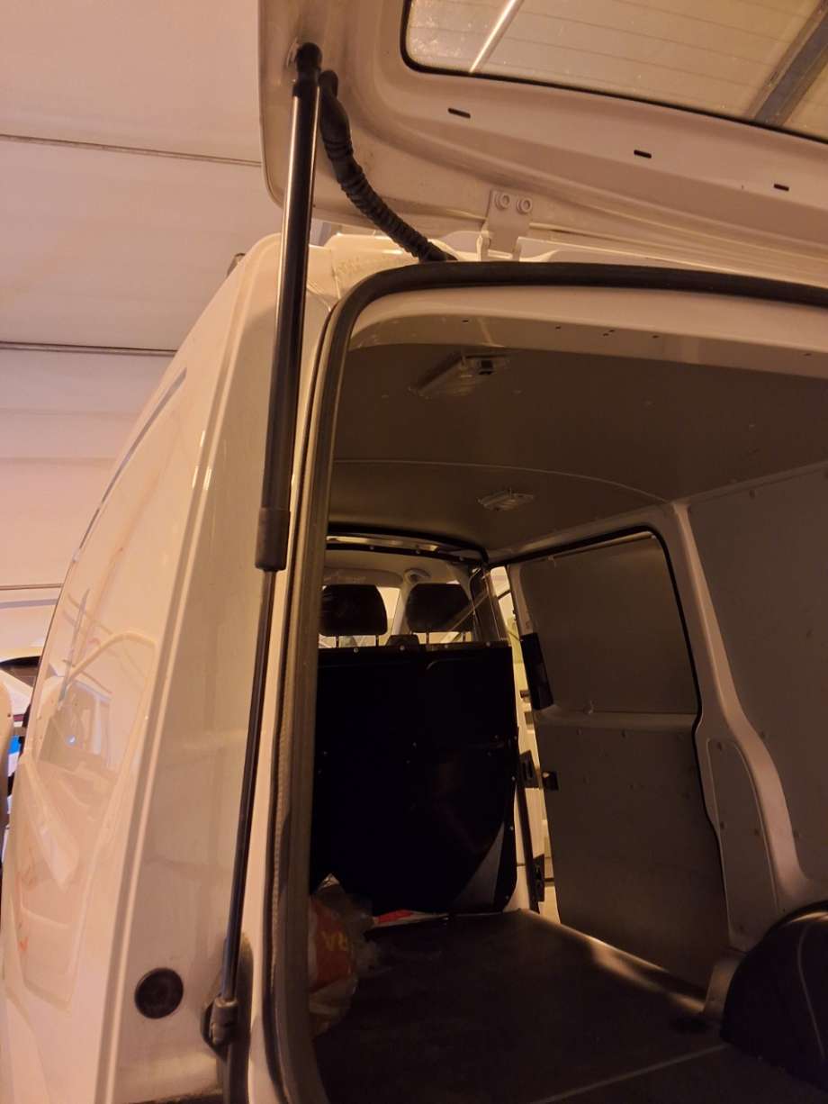 Baklukedemper til VW Transporter / Caravelle 2015-2019 (T6) (T6) (VOLKSWAGEN|7E0 827 550 B|)