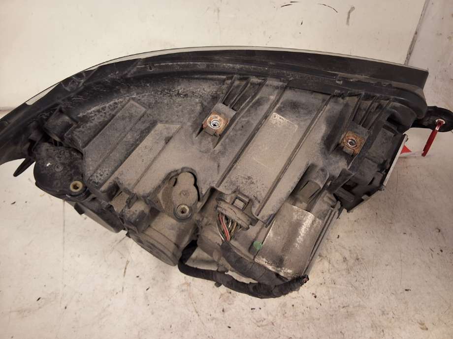 Frontlykt venstre halogen til VW Transporter / Caravelle 2015-2019 (T6) (T6) (VOLKSWAGEN|7E1 941 773|)