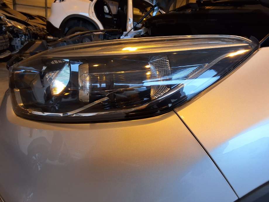 Frontlykt venstre halogen til Renault Captur 2013-2020 (Type I)  (RENAULT|)