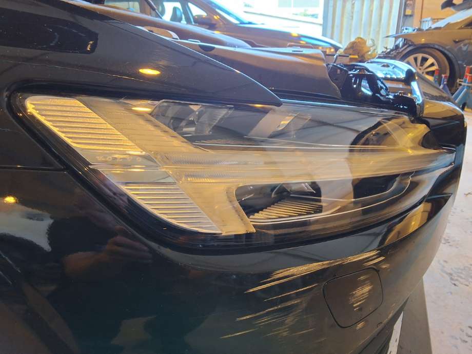 Frontlykt høyre halogen til Volvo V60 / V60 CC 2018-->> (Type II) (VOLVO|)
