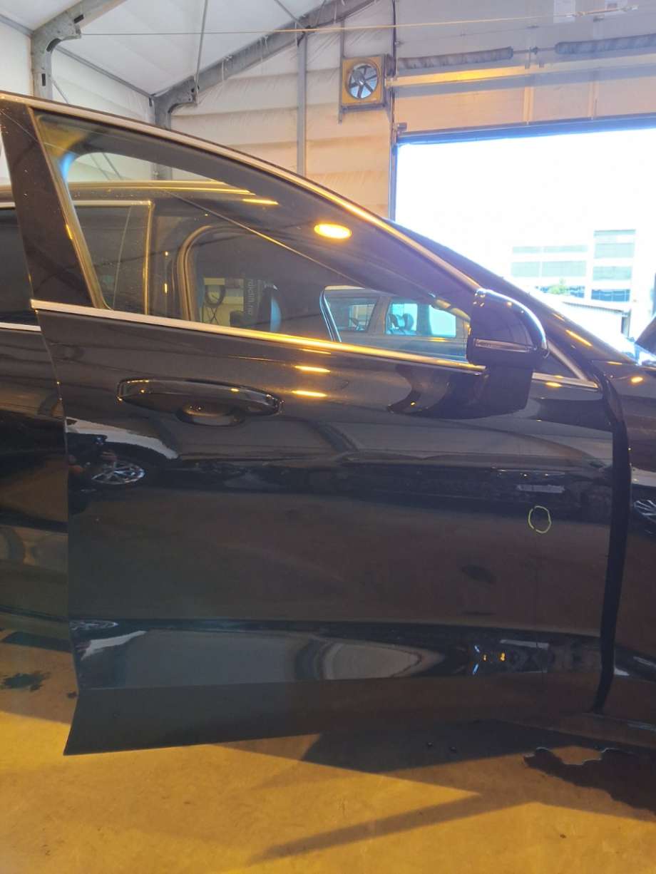 Dør høyre foran til Volvo V60 / V60 CC, 2018-->> (Type II) (VOLVO|)