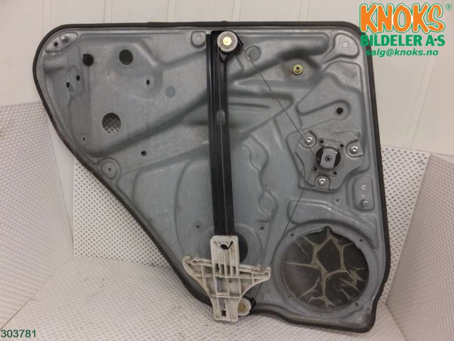 Ruteheis til VW Passat 2001-2005 (B5,3BG) (B5,3BG) (VOLKSWAGEN|3B9 839 462 A|)
