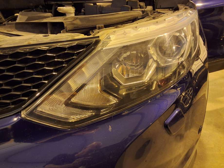 Frontlykt venstre halogen til Nissan Qashqai, 2014-2021 (Type II)  (NISSAN|)