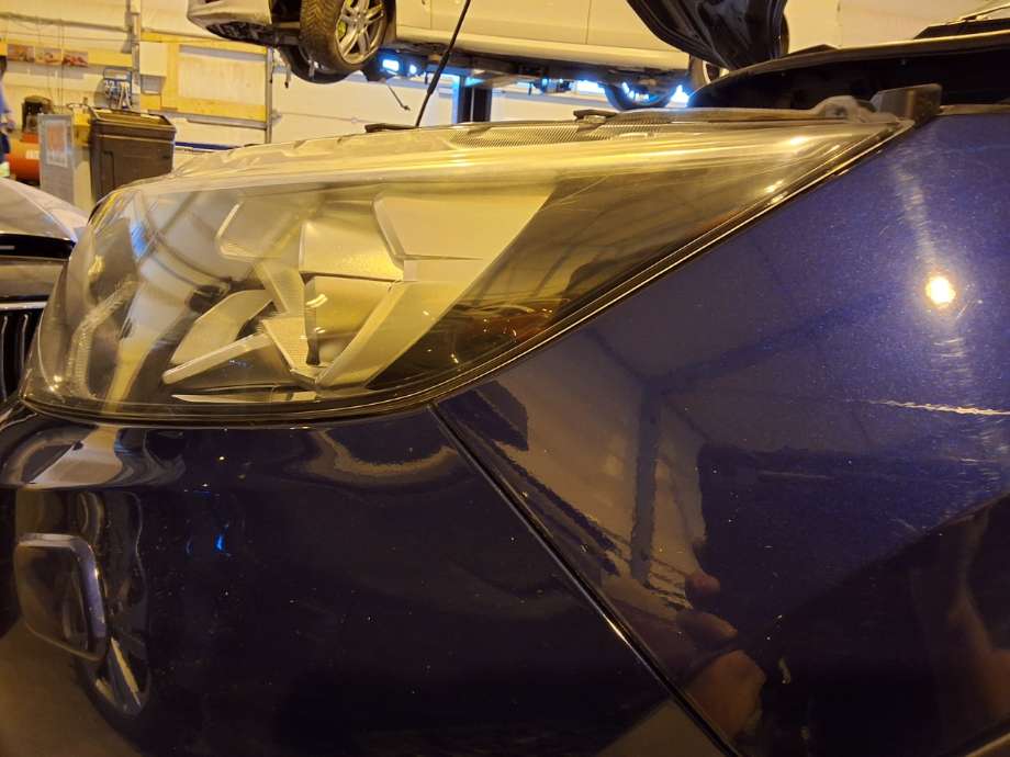 Frontlykt venstre halogen til Nissan Qashqai 2014-2021 (Type II) (NISSAN|)