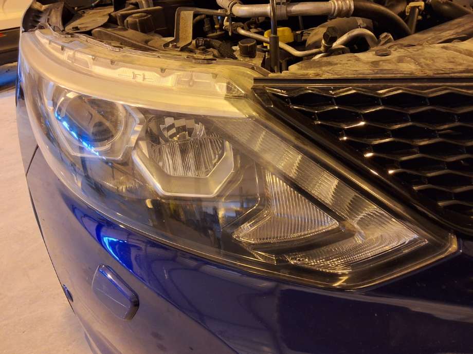 Frontlykt høyre halogen til Nissan Qashqai, 2014-2021 (Type II)  (NISSAN|)
