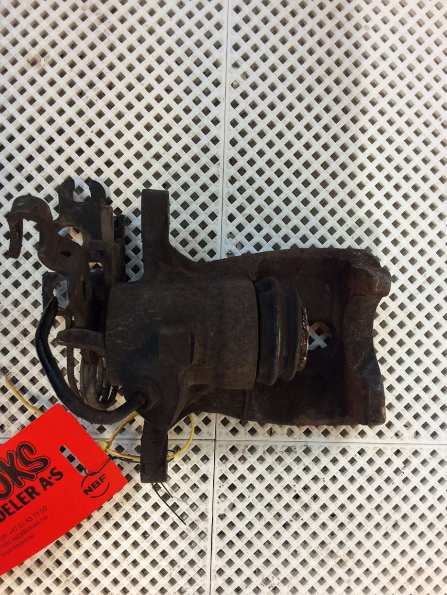 Bremsecaliper venstre bak til VW Caddy 2015-2020 (Type III, Fase 3)  (VOLKSWAGEN|2K5 615 423 A|)