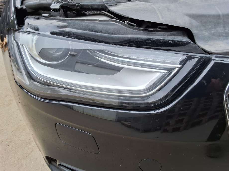 Frontlykt høyre halogen til Audi A4 2007-2014 (Type IV) (B8) (B8) (AUDI|8K0 941 044 C|)