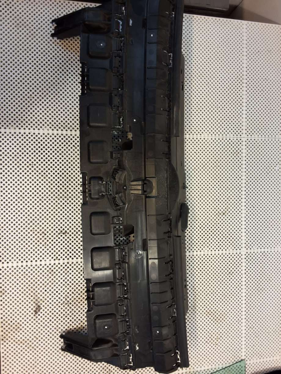 Grill til VW Caddy 2020-->> (Type IV)  (VOLKSWAGEN|2K7 807 231 E|)