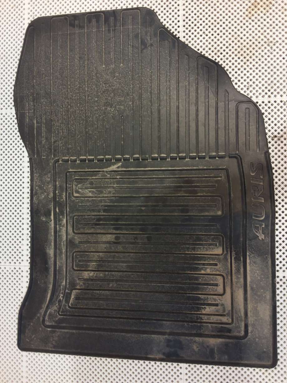 Innredning diverse til Toyota Auris, 2015-2019 (Type II, Fase 2)  (TOYOTA|5851102090)