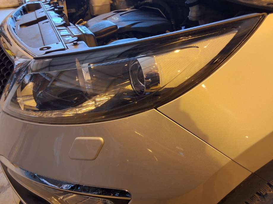 Frontlykt venstre halogen til Kia Sportage 2010-2016 (Type III)  (KIA|)