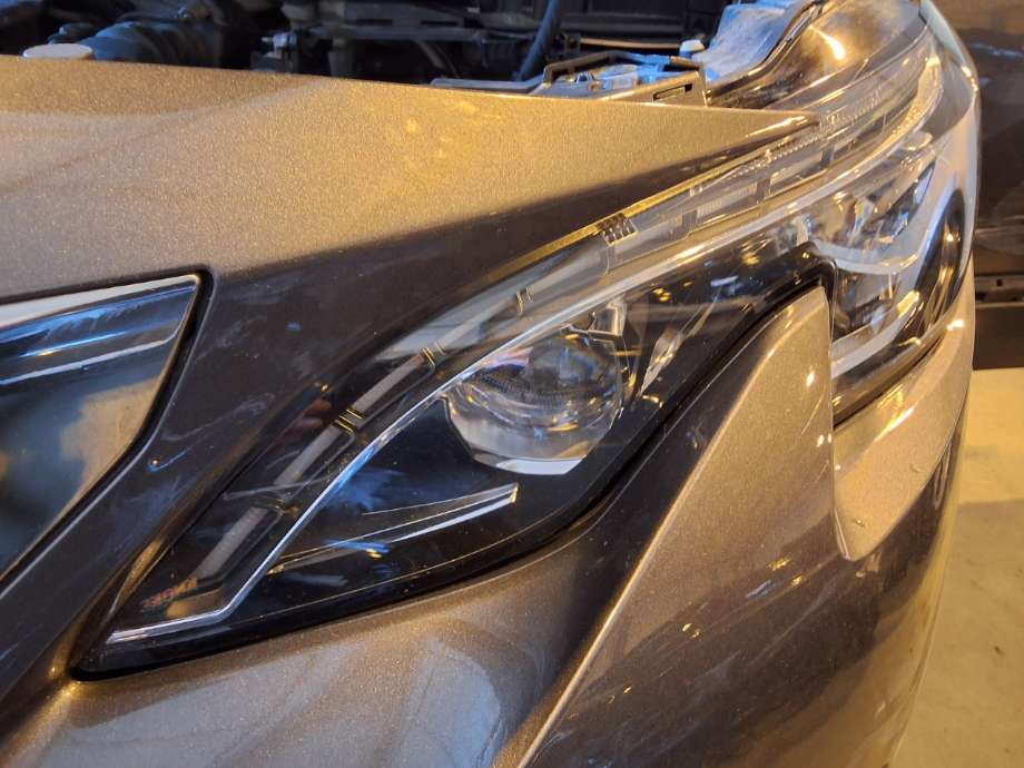 Frontlykt venstre halogen til Peugeot 5008, 2017-->> (Type II)  (PEUGEOT|)