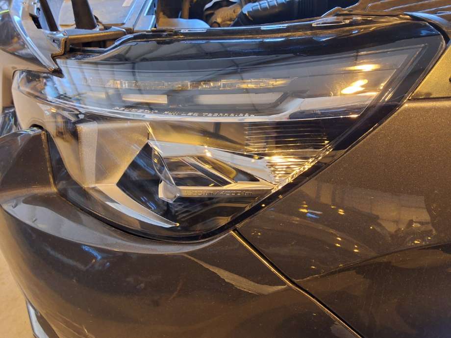 Frontlykt venstre halogen til Peugeot 5008 2017-->> (Type II) (PEUGEOT|)