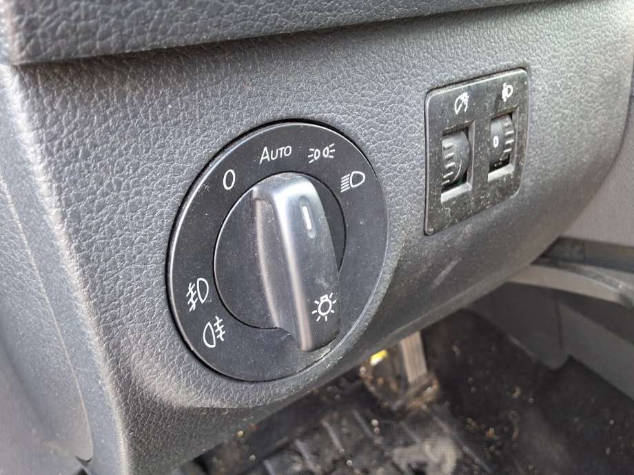 Bryter lys til VW Caddy, 2015-2020 (Type III, Fase 3)  (VOLKSWAGEN|)