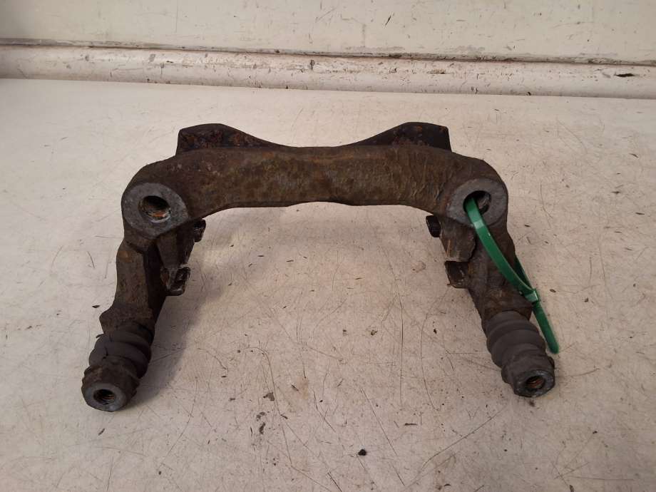 Bremsecaliper brakett til Mercedes B-Klasse 2011-2018 (W246) (W246) (MERCEDES|A 000 421 59 06|)